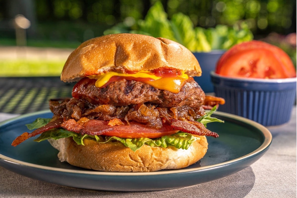 bacon smoked cheddar and caramelized onion burger