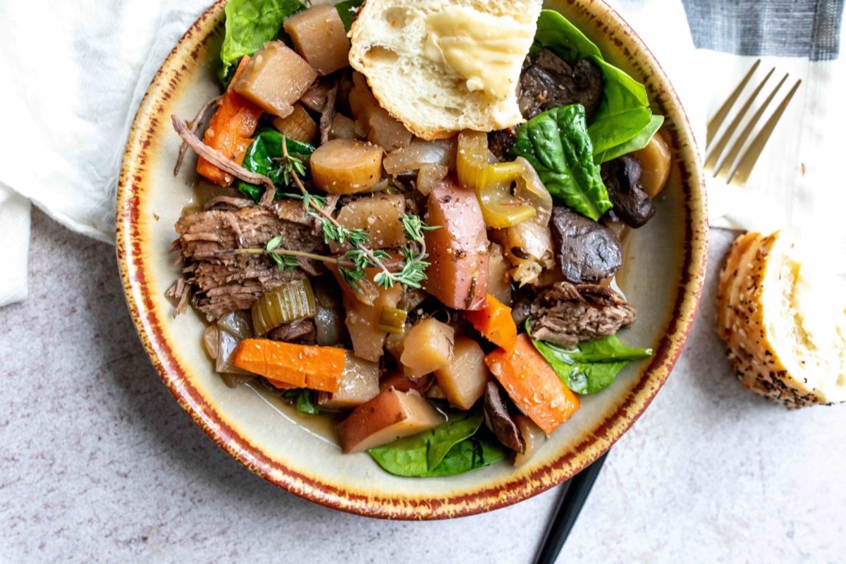 slow cooker pot roast with herbs and vegetables